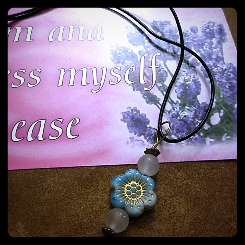 🦋 Rose Quartz and Flowers necklace